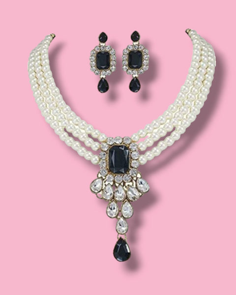 Three-piece Kundan, pearl set in black